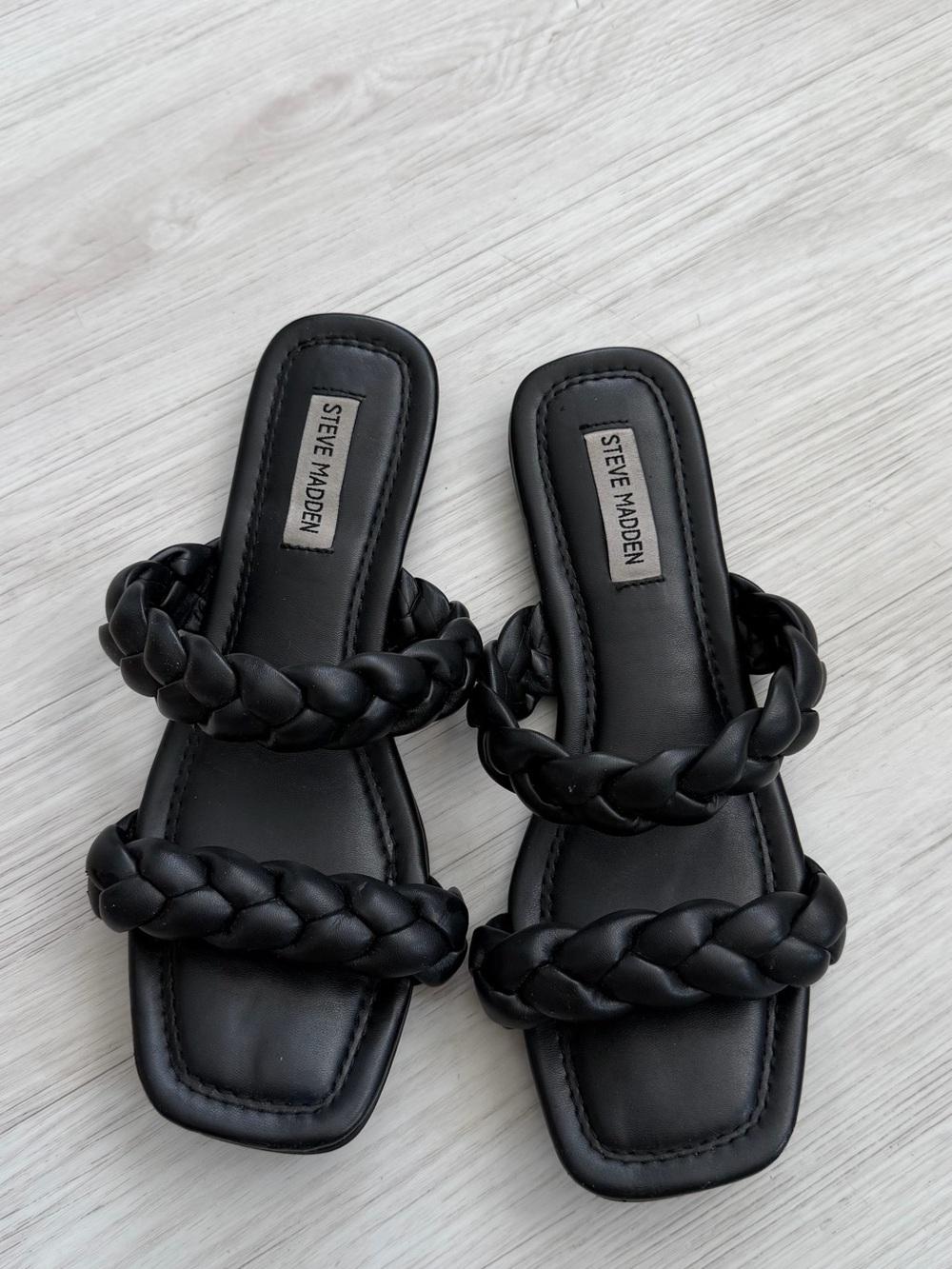 Steve Madden Black Braided Flat Sandals Size 7.5